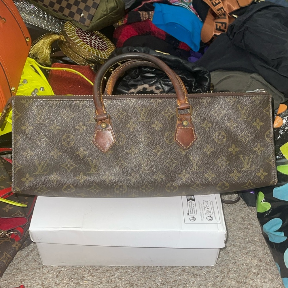 Used Authentic Louis Vuitton
Monogram Sac Tricot